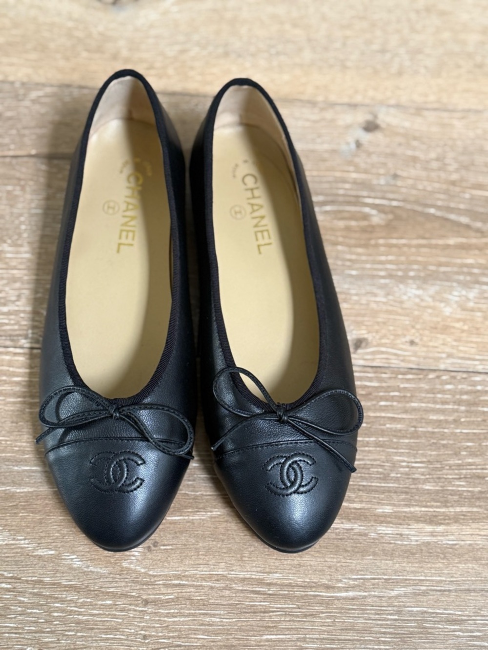 Black Leather Ballet Flats with Bow and CC Toe